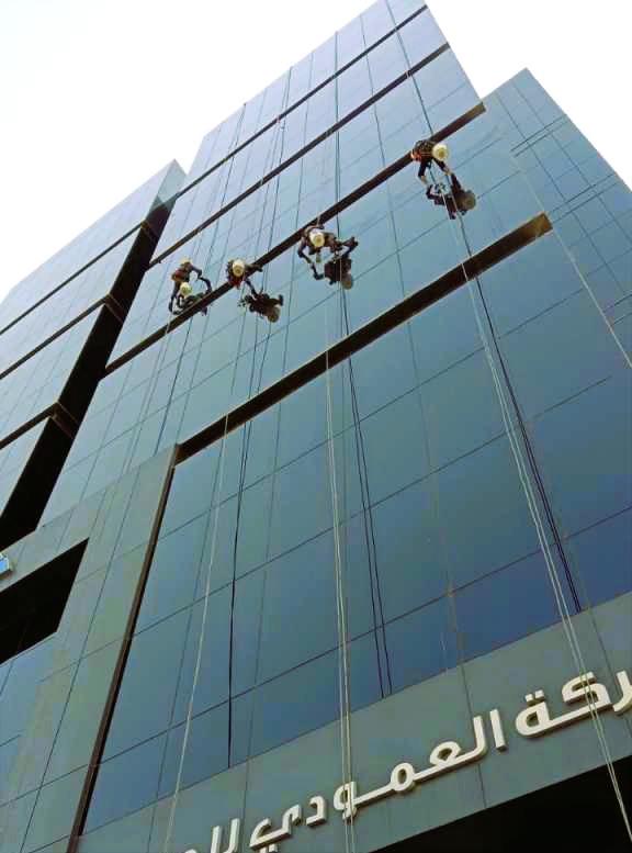 تنظيف واجهات زجاج بجدة